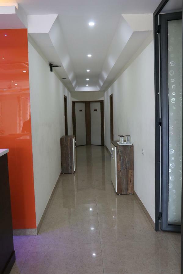 Hotel S.R. Residency Zirakpur Exterior foto