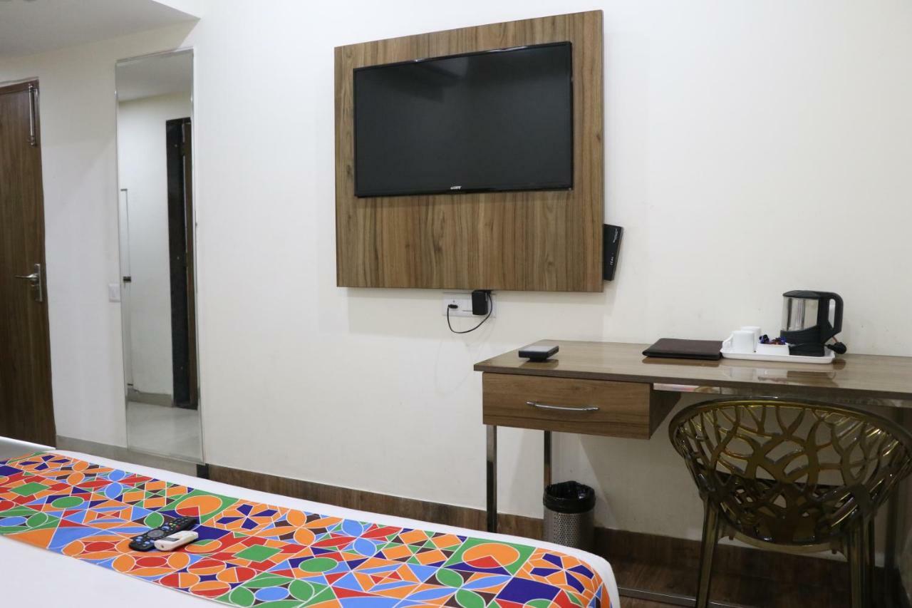 Hotel S.R. Residency Zirakpur Exterior foto