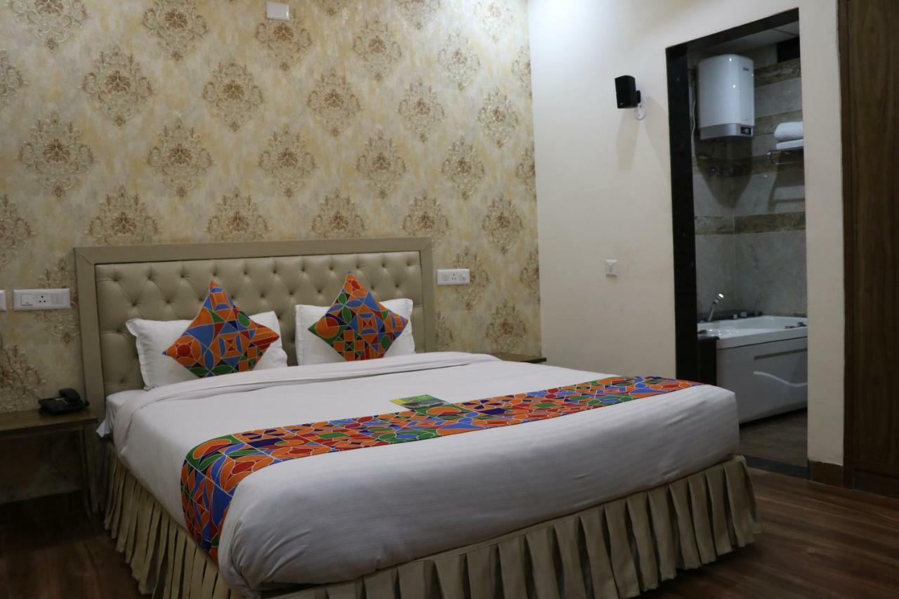 Hotel S.R. Residency Zirakpur Exterior foto
