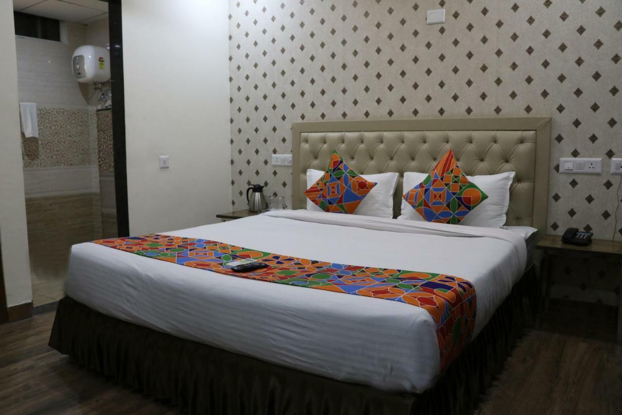 Hotel S.R. Residency Zirakpur Exterior foto