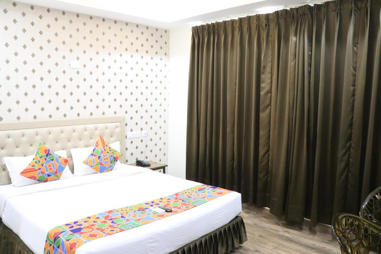 Hotel S.R. Residency Zirakpur Exterior foto